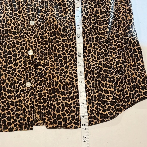 J Crew Women’s Animal Print Button Down Poplin Shirt in Signature Fit Size XL - Picture 10 of 10